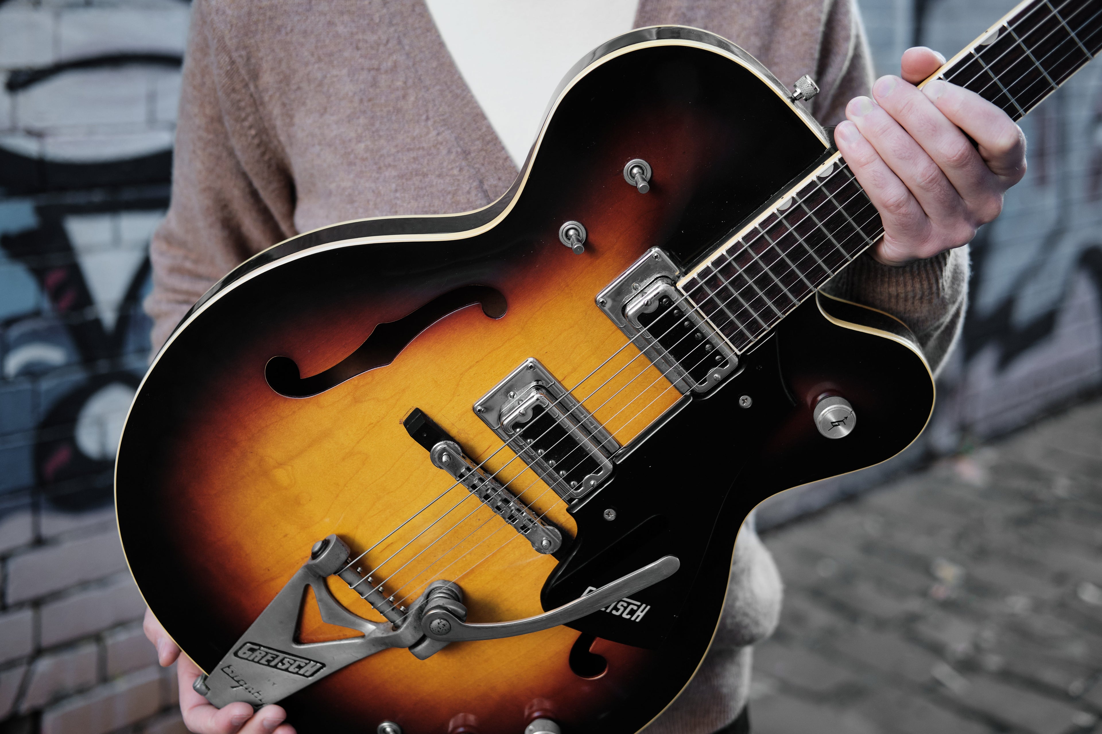 Vintage & Second-Hand Guitars & Basses