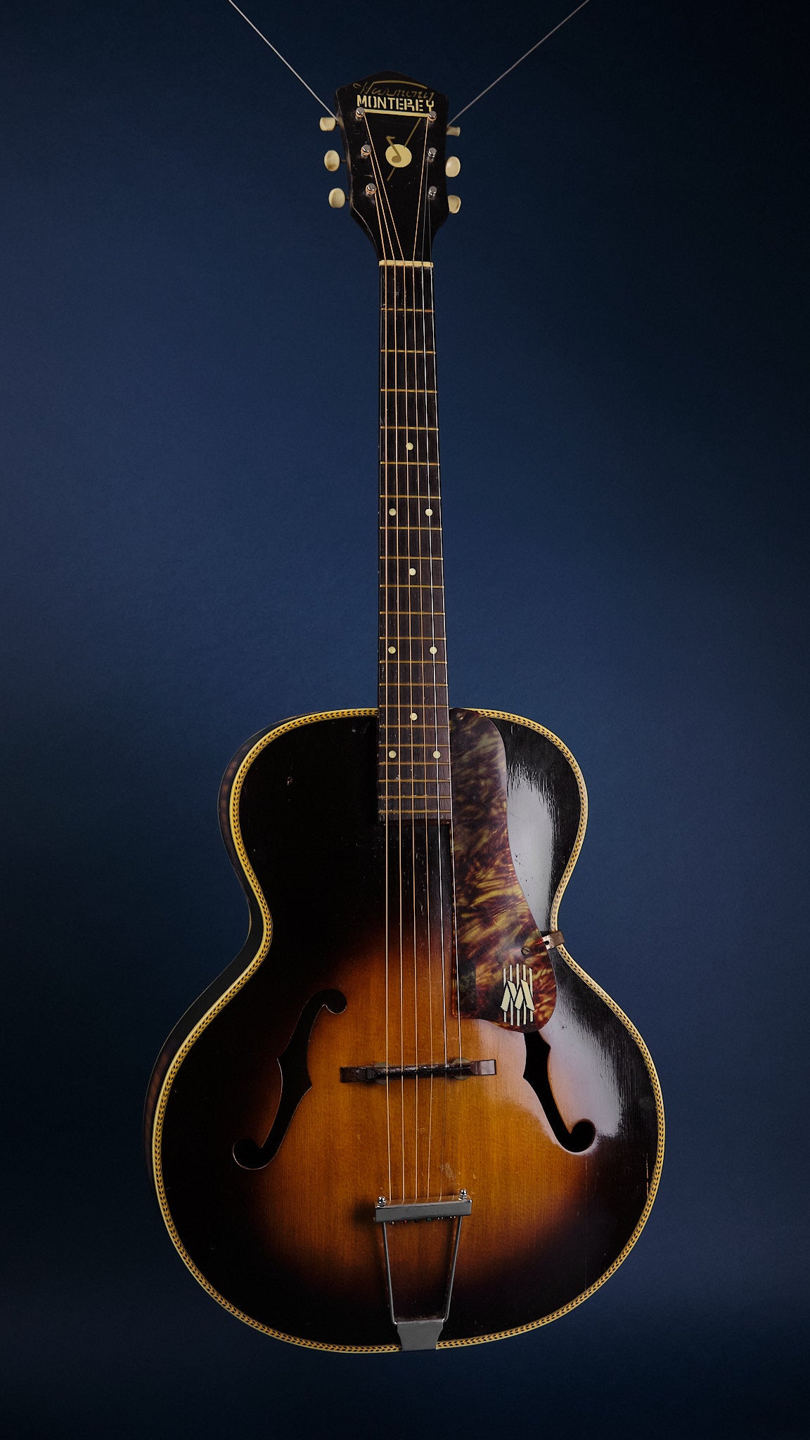 1940s Harmony Monterey H1326 Sunburst
