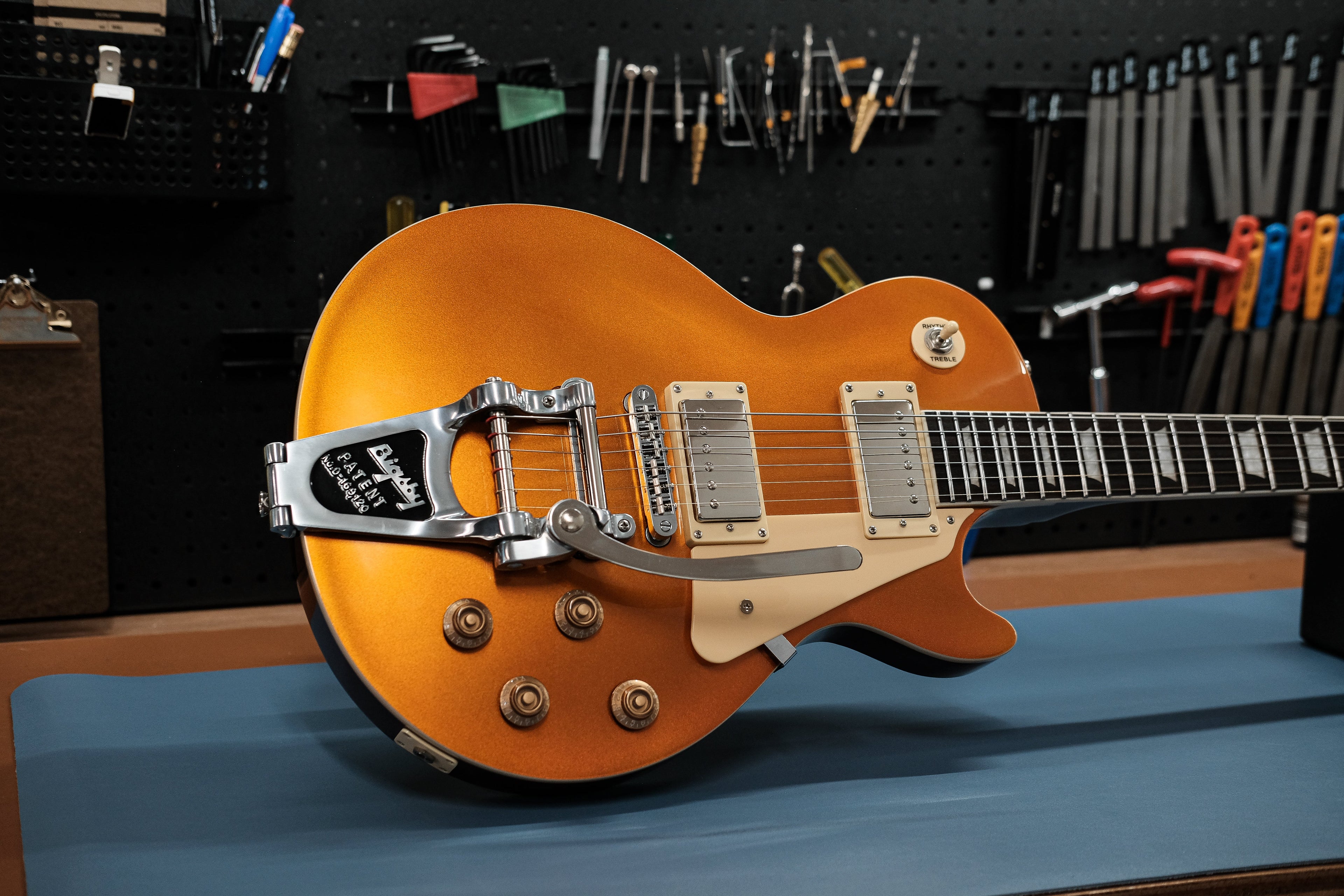 Tremolo & Vibrato Systems Replay Guitars Tremolo & Vibrato Systems Replay Guitars