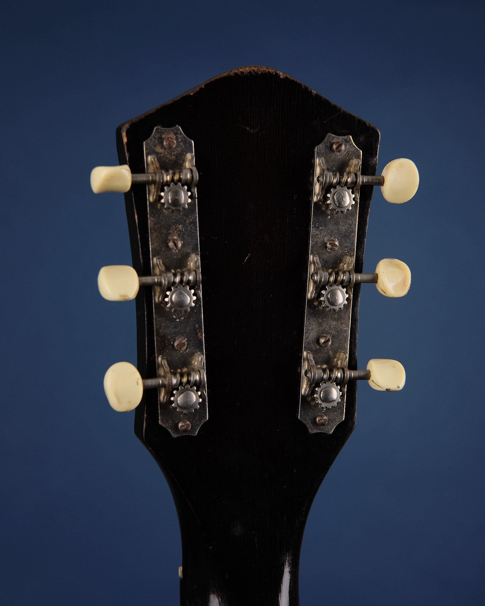 1940s Harmony Monterey H1326 Sunburst