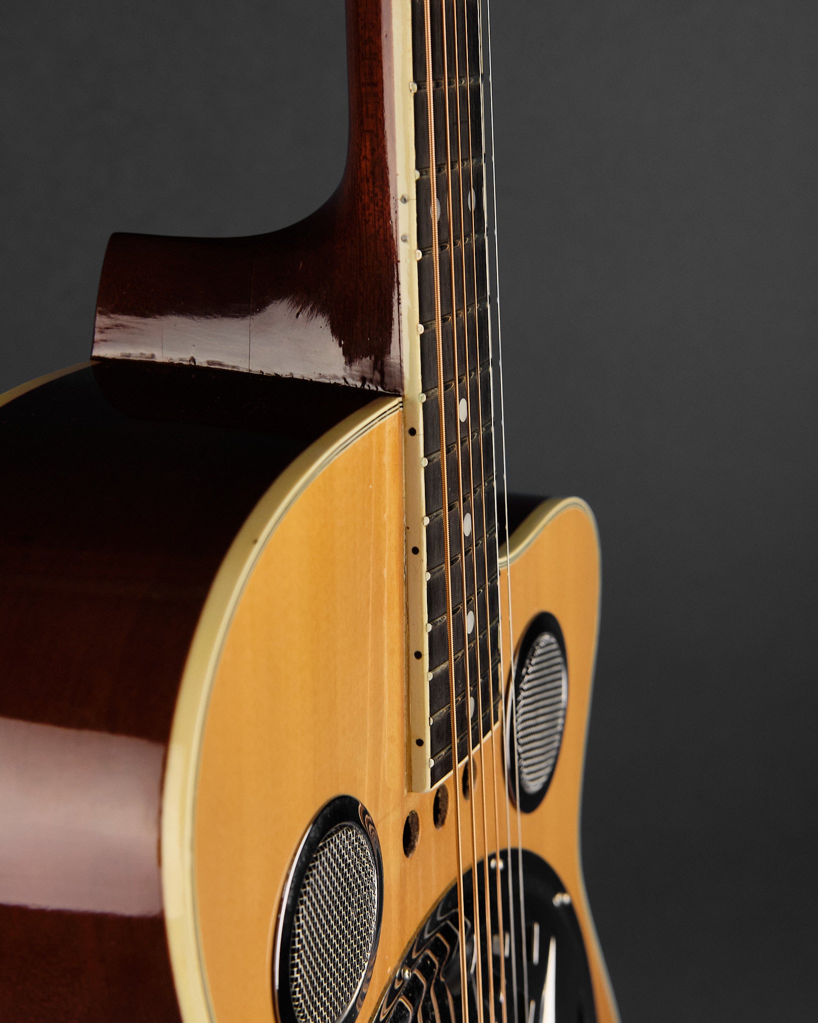 Regal Wood Body Resonator Natural (Second-Hand)