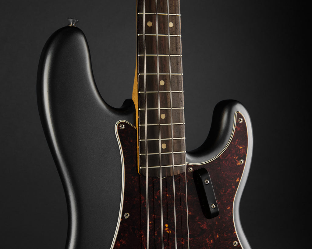 2025 Fender Limited Edition Vintera II Road Worn '60s Precision Bass Charcoal Frost Metallic