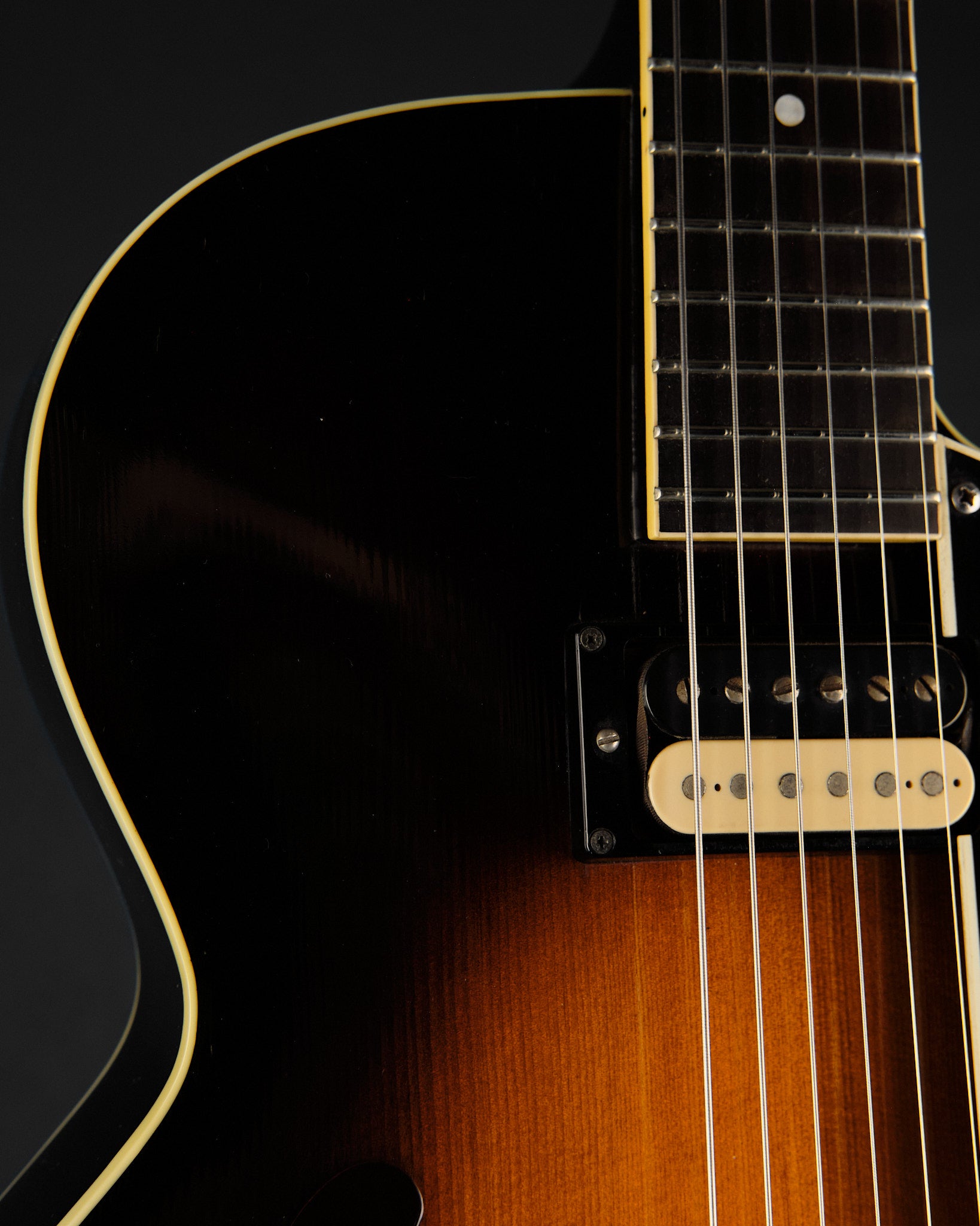 Sumi Archtop Sunburst (Second-Hand)