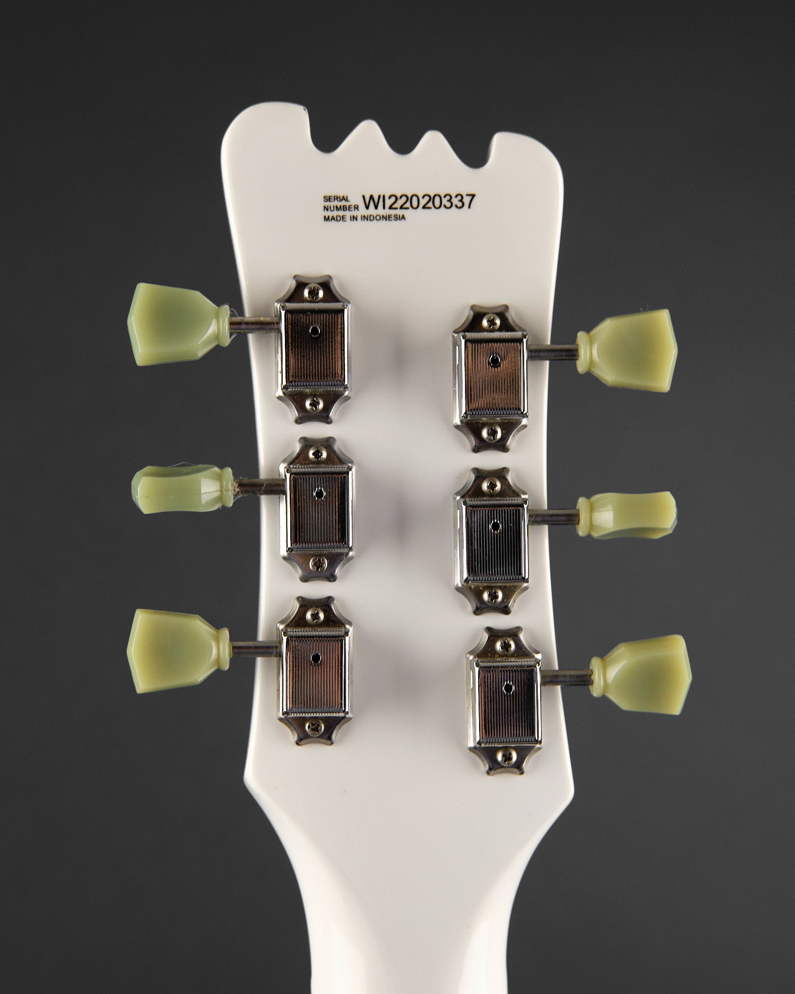 Eastwood Sidejack Baritone STD White on White (Second-Hand) - neck front | Replay Guitars