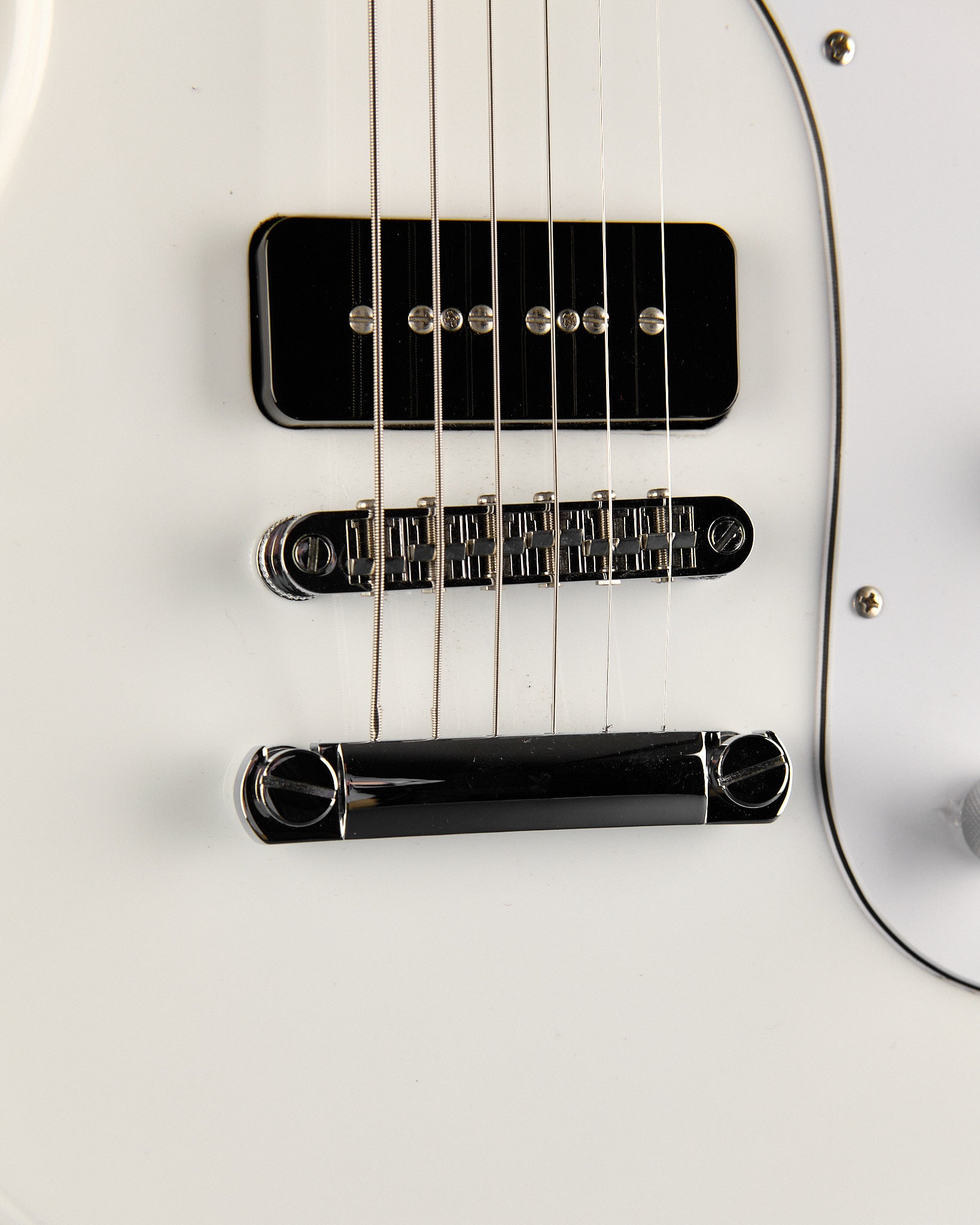Eastwood Sidejack Baritone STD White on White (Second-Hand) - detail photo 2 | Replay Guitars