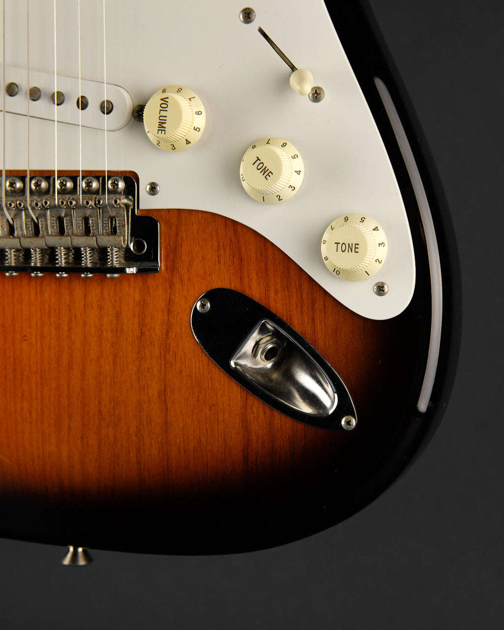 2000s Fender CIJ ST57-58US Stratocaster Sunburst - detail photo 2 | Replay Guitars