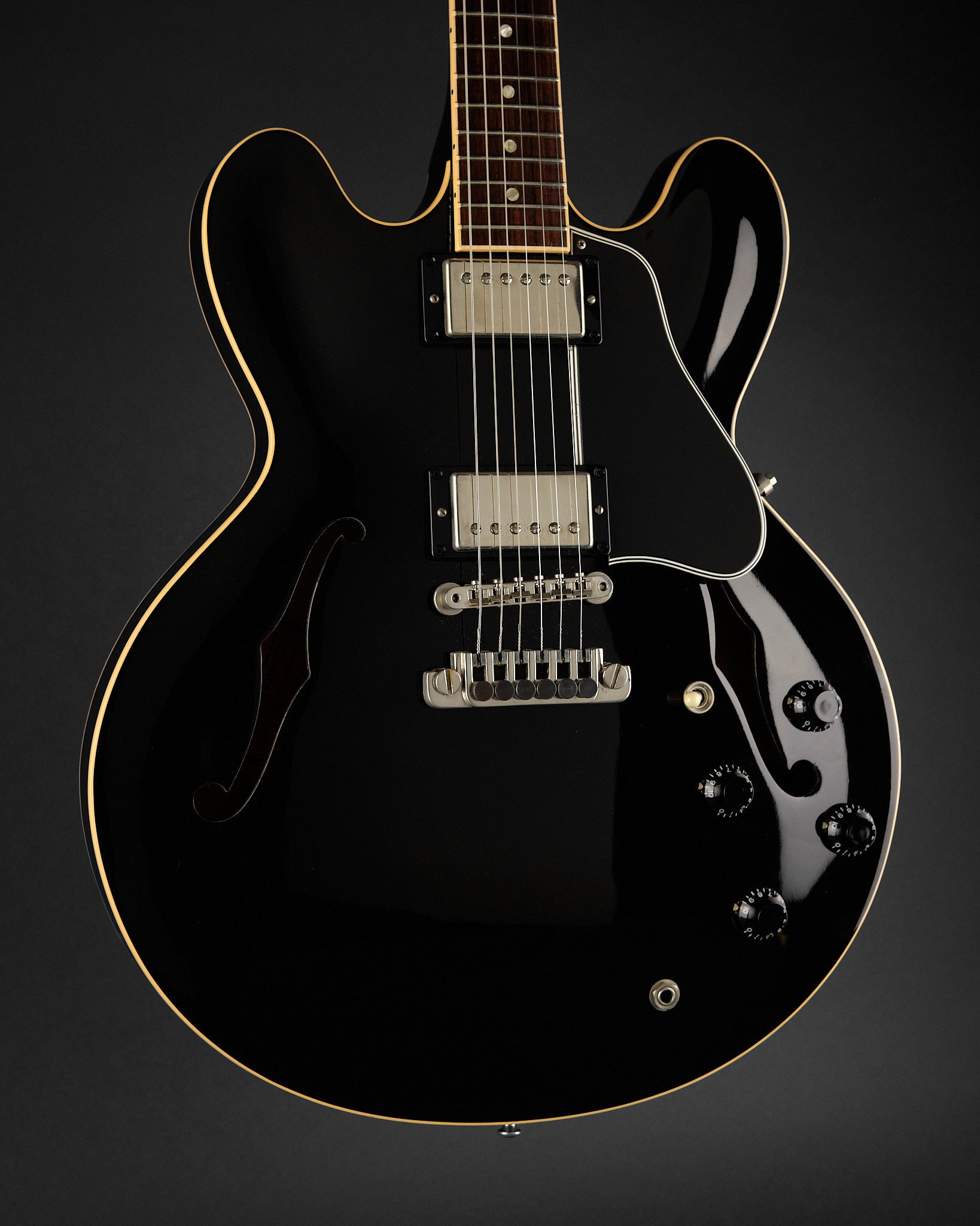 2006 Gibson Custom Shop Roy Orbison ES-335 Ebony - body front | Replay Guitars