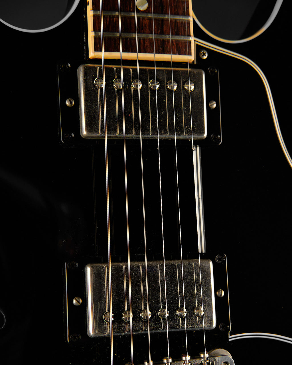 2006 Gibson Custom Shop Roy Orbison ES-335 Ebony - detail photo 1 | Replay Guitars