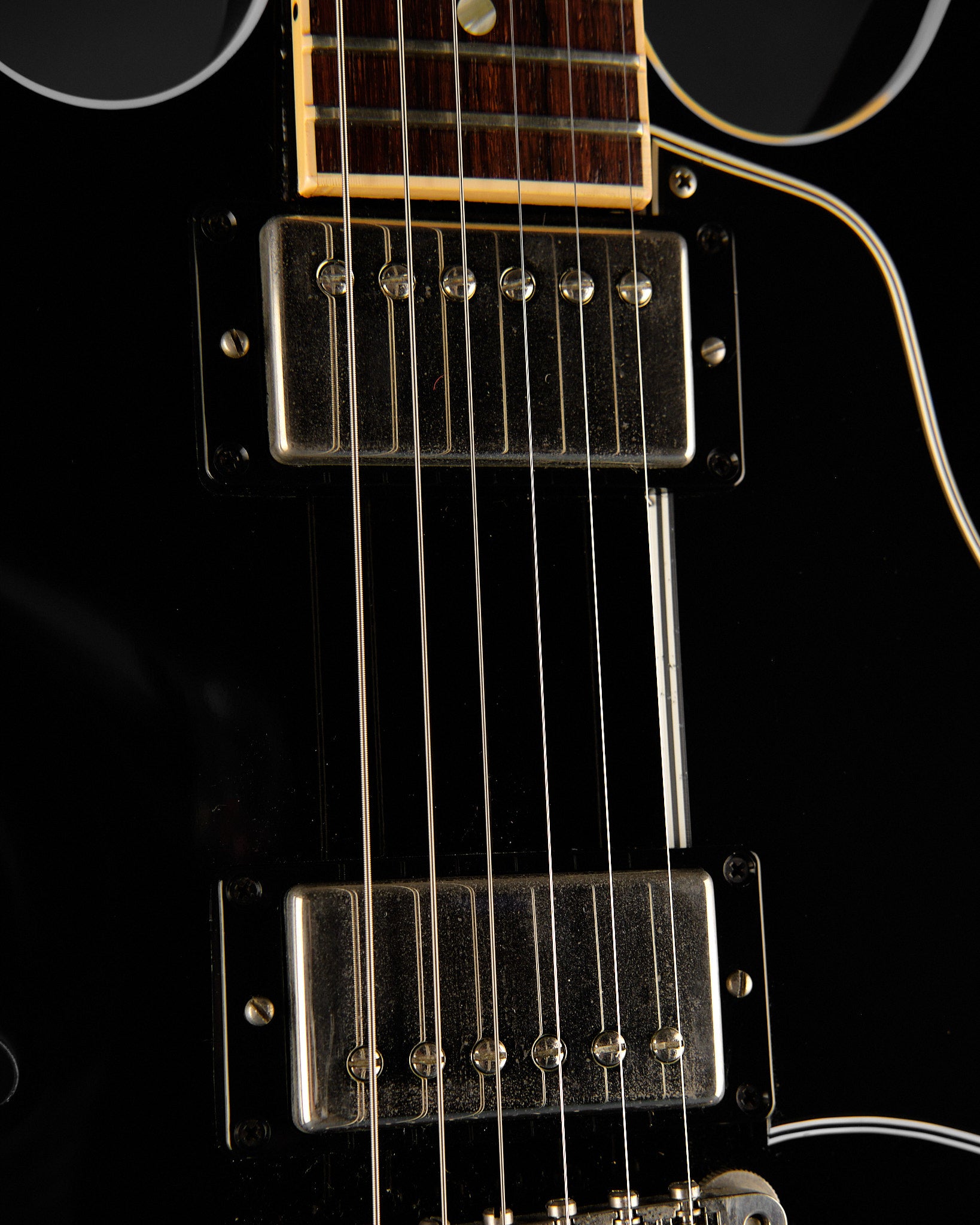 2006 Gibson Custom Shop Roy Orbison ES-335 Ebony - detail photo 1 | Replay Guitars