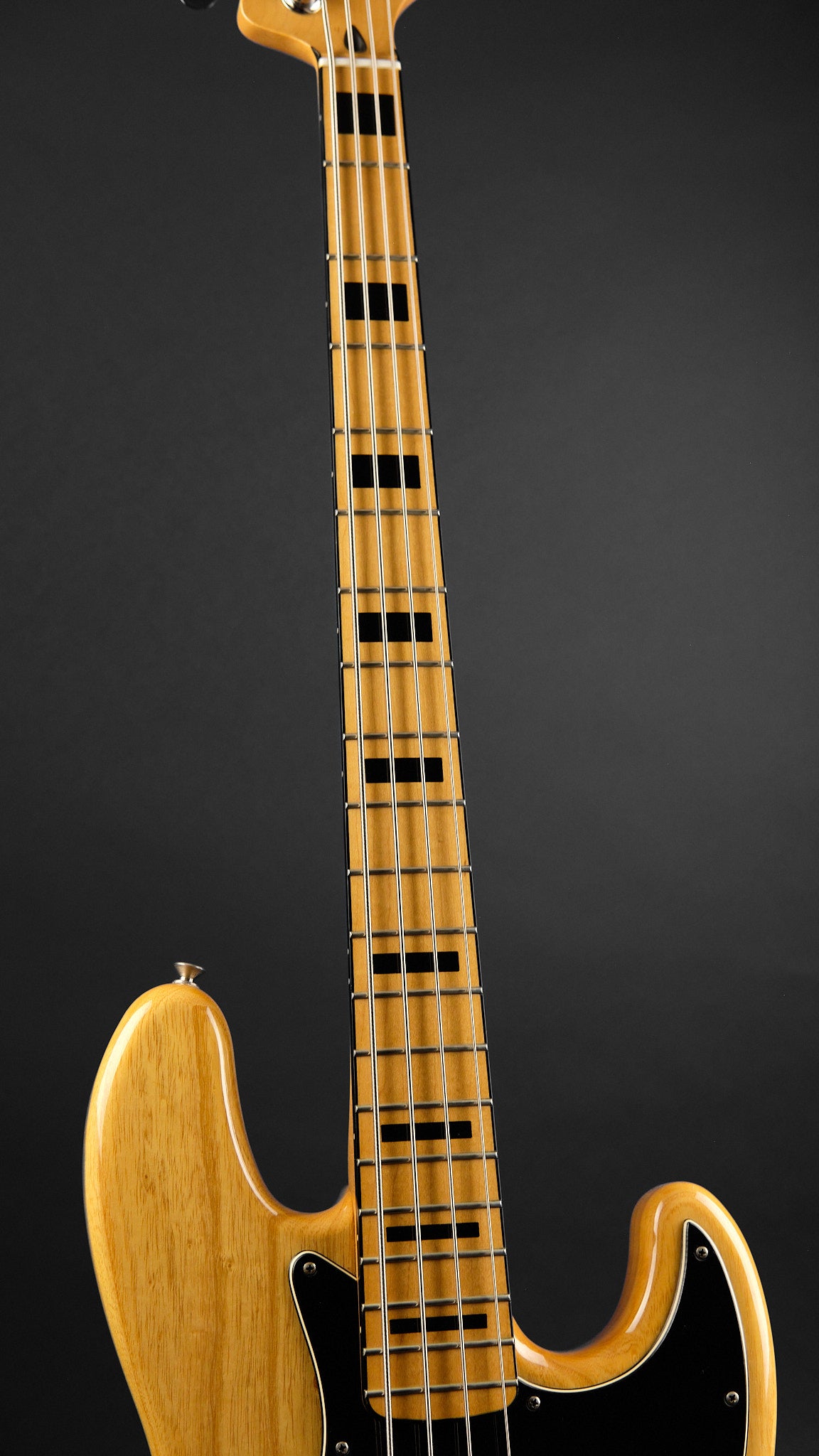 2017 Fender Deluxe Active Jazz Bass Natural
