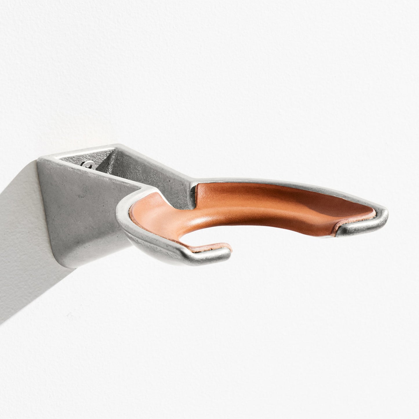 MINIM Sand Cast Hanger Aluminium & Tan