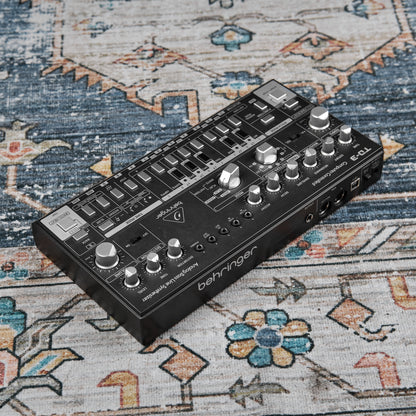 Behringer TD-3 Bass Line Synthesizer (Second-Hand)