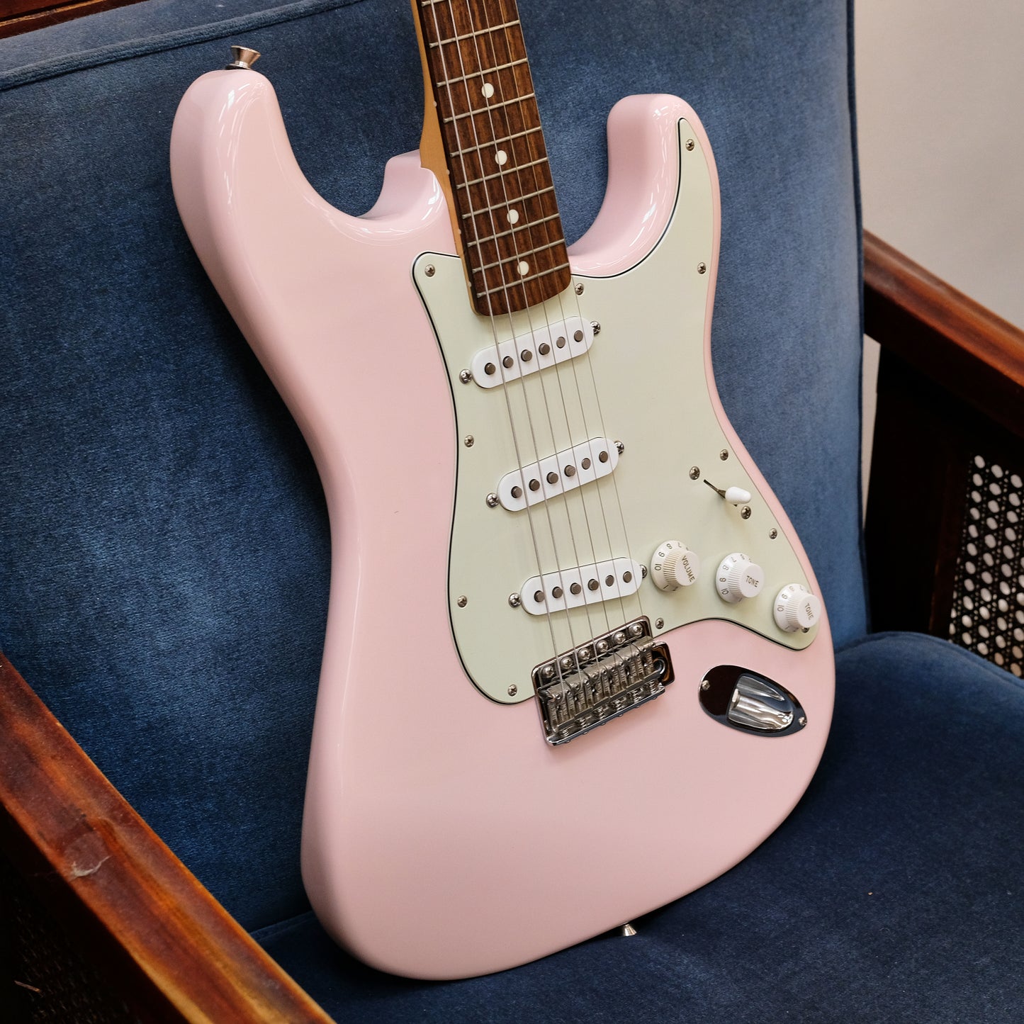 2020 Fender Japan Traditional '60s Stratocaster Lollar Pickups Shell Pink